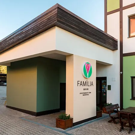 Wellness Apartmanovy Dom Familia Smokovec شقة *